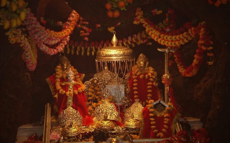 Vaishno-Devi-Darshan-by-Helicopter-4-800x496